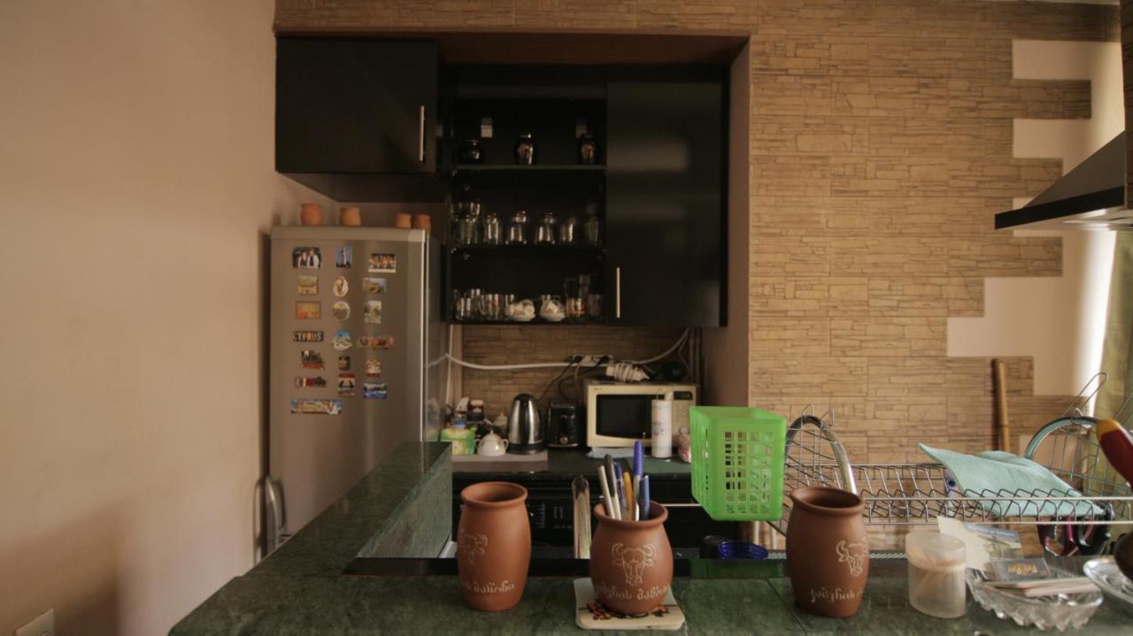 Apartment On Sanapiro Tbilisi Luaran gambar