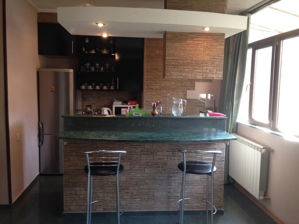 Apartment On Sanapiro Tbilisi Luaran gambar